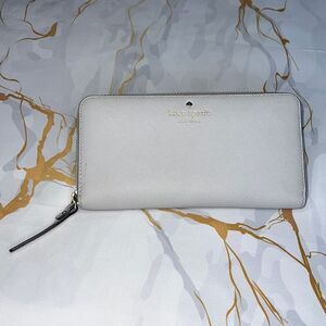 Kate spade very light, gray wallet, large zip with multi card slots